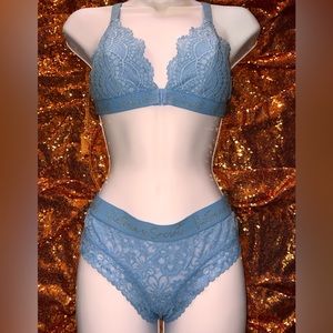 Victoria’s Secret 2 pc set! Baby blue (M)